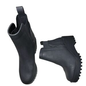 DV by Dolce Vita Rielle Chelsea Platform Lug Sole Heeled Boot in Black Size 7